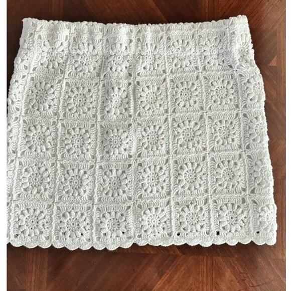 Show Me Your Mumu White Crochet Mini Skirt Size M Lined - Picture 3 of 11